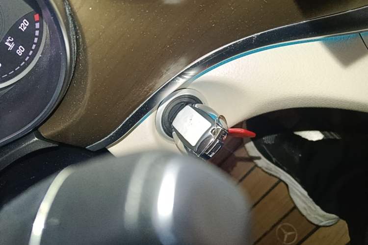 Used Mercedes-Benz V-Class 2020 V 260 Prestige Edition Vehicle Key