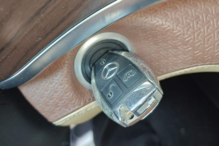 Used Mercedes-Benz V-Class 2020 V 260 Prestige Edition Vehicle Key
