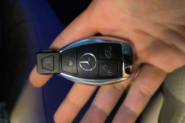 Used Mercedes-Benz V-Class 2020 V 260 L Long-wheelbase Luxury Edition Vehicle Key