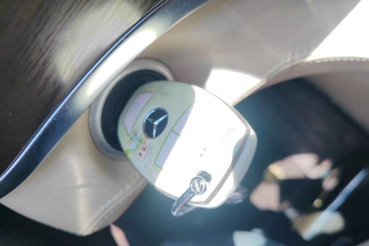 Used Mercedes-Benz V-Class 2020 V 260 Avantgarde Edition Vehicle Key