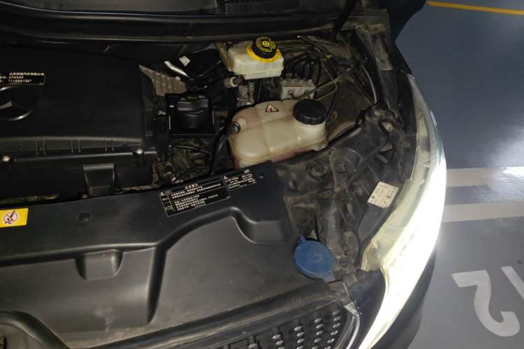 Used Mercedes-Benz V-Class 2020 V 260 Avantgarde Edition Engine Bay Left