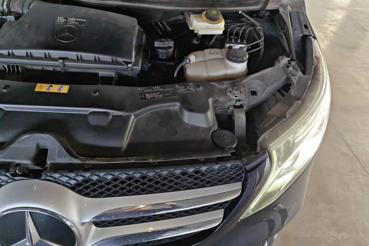 Used Mercedes-Benz V-Class 2020 V 260 Avantgarde Edition Engine Bay Left