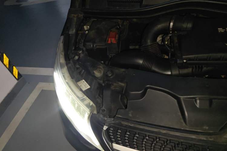 Used Mercedes-Benz V-Class 2020 V 260 Avantgarde Edition Engine Bay Right