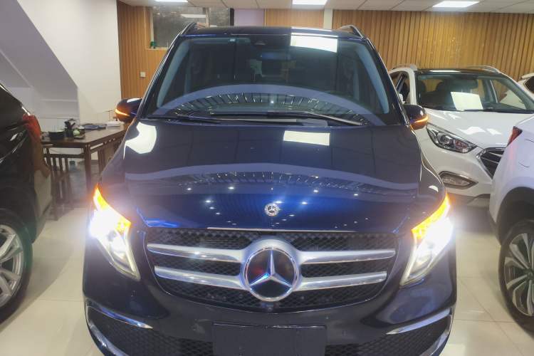 Used Mercedes-Benz V-Class 2020 V 260 Prestige Edition Exterior 1