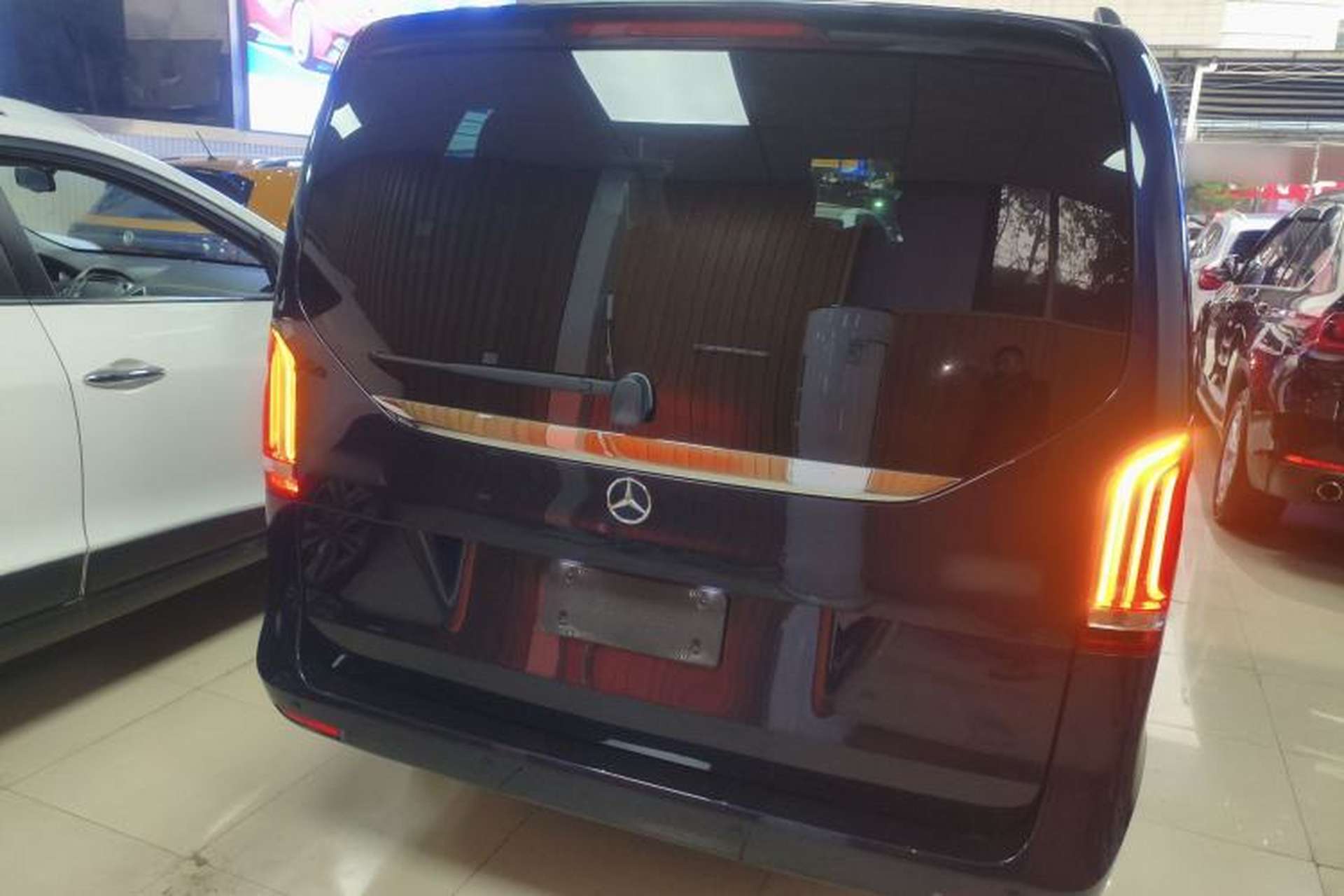 Used Mercedes-Benz V-Class 2020 V 260 Prestige Edition Exterior 4