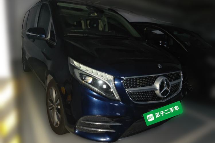 Used Mercedes-Benz V-Class 2020 V 260 Avantgarde Edition Front Right 45 Deg