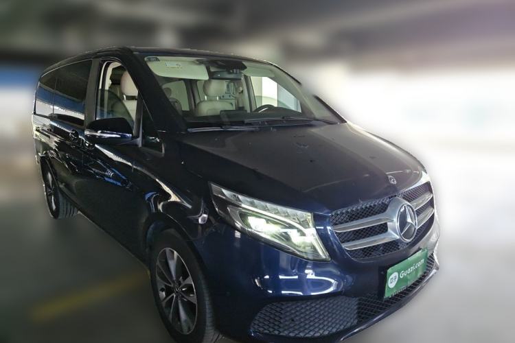 Used Mercedes-Benz V-Class 2020 V 260 Avantgarde Edition Front Right 45 Deg