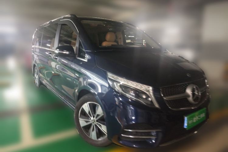 Used Mercedes-Benz V-Class 2020 V 260 L Long-wheelbase Luxury Edition Front Right 45 Deg