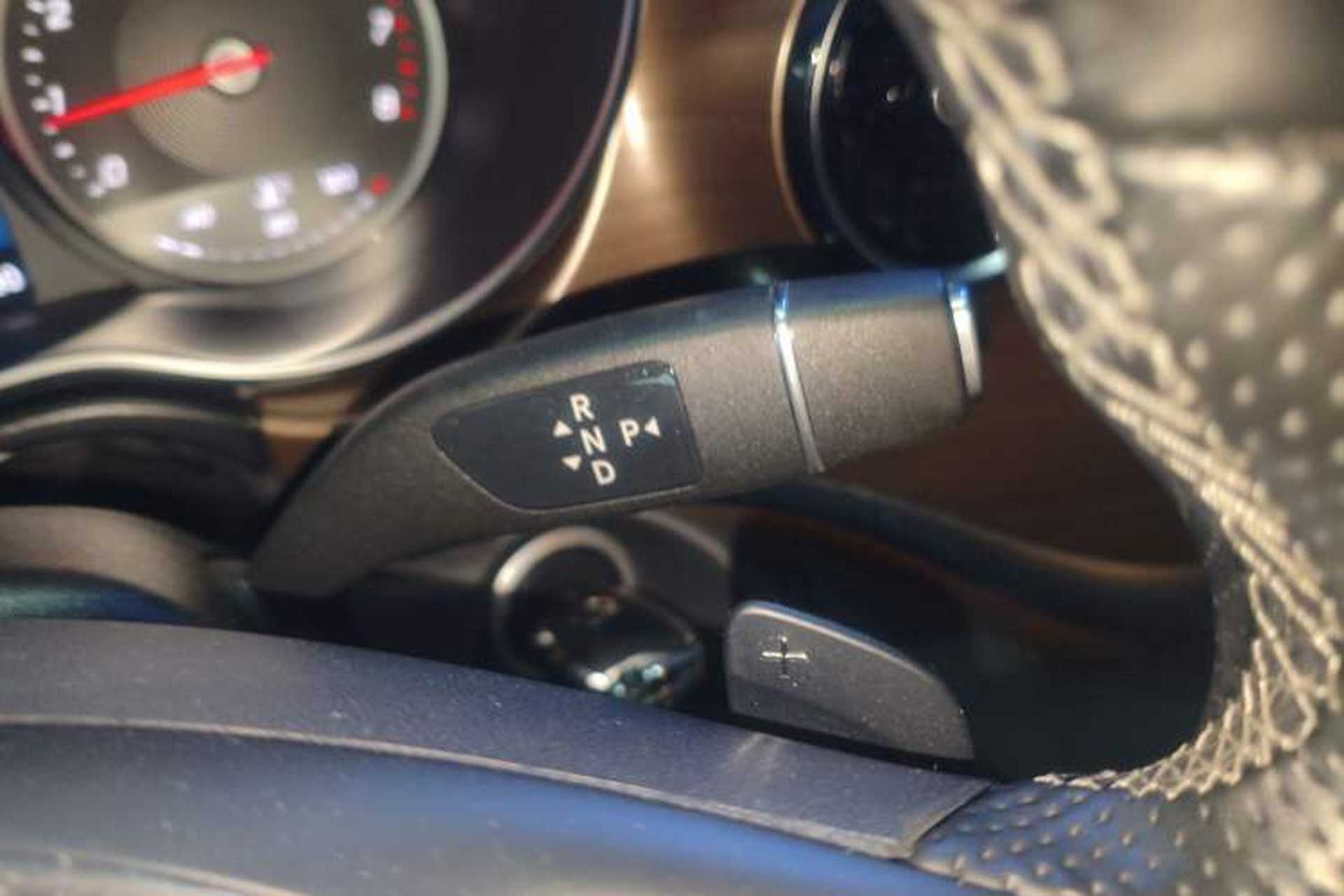 Used Mercedes-Benz V-Class 2020 V 260 Prestige Edition Gear Lever