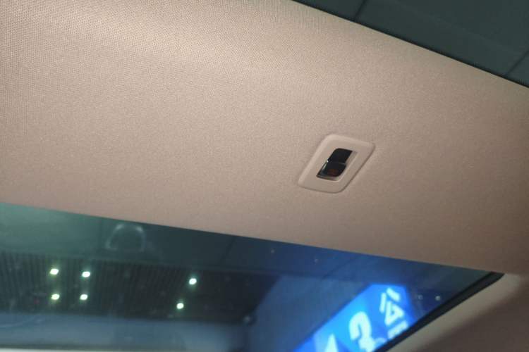 Used Mercedes-Benz V-Class 2020 V 260 Prestige Edition Headliner