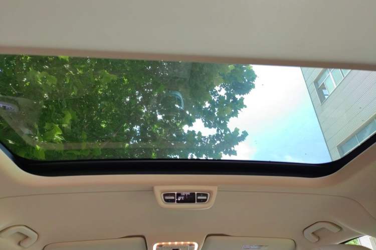 Used Mercedes-Benz V-Class 2020 V 260 Prestige Edition Headliner