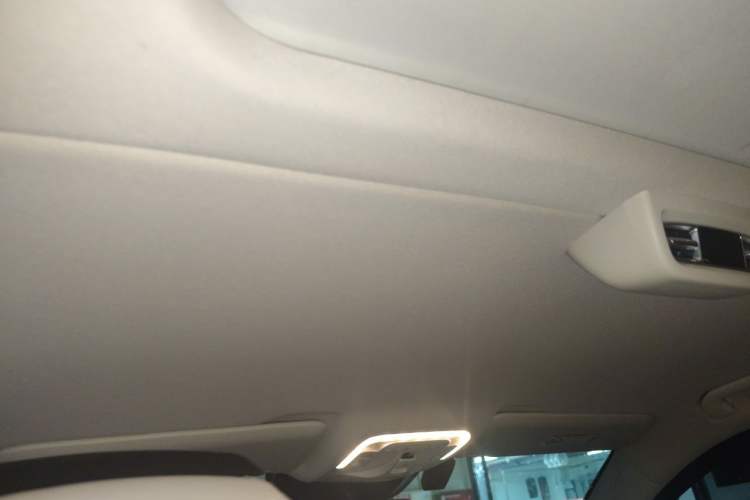 Used Mercedes-Benz V-Class 2020 V 260 L Long-wheelbase Luxury Edition Headliner