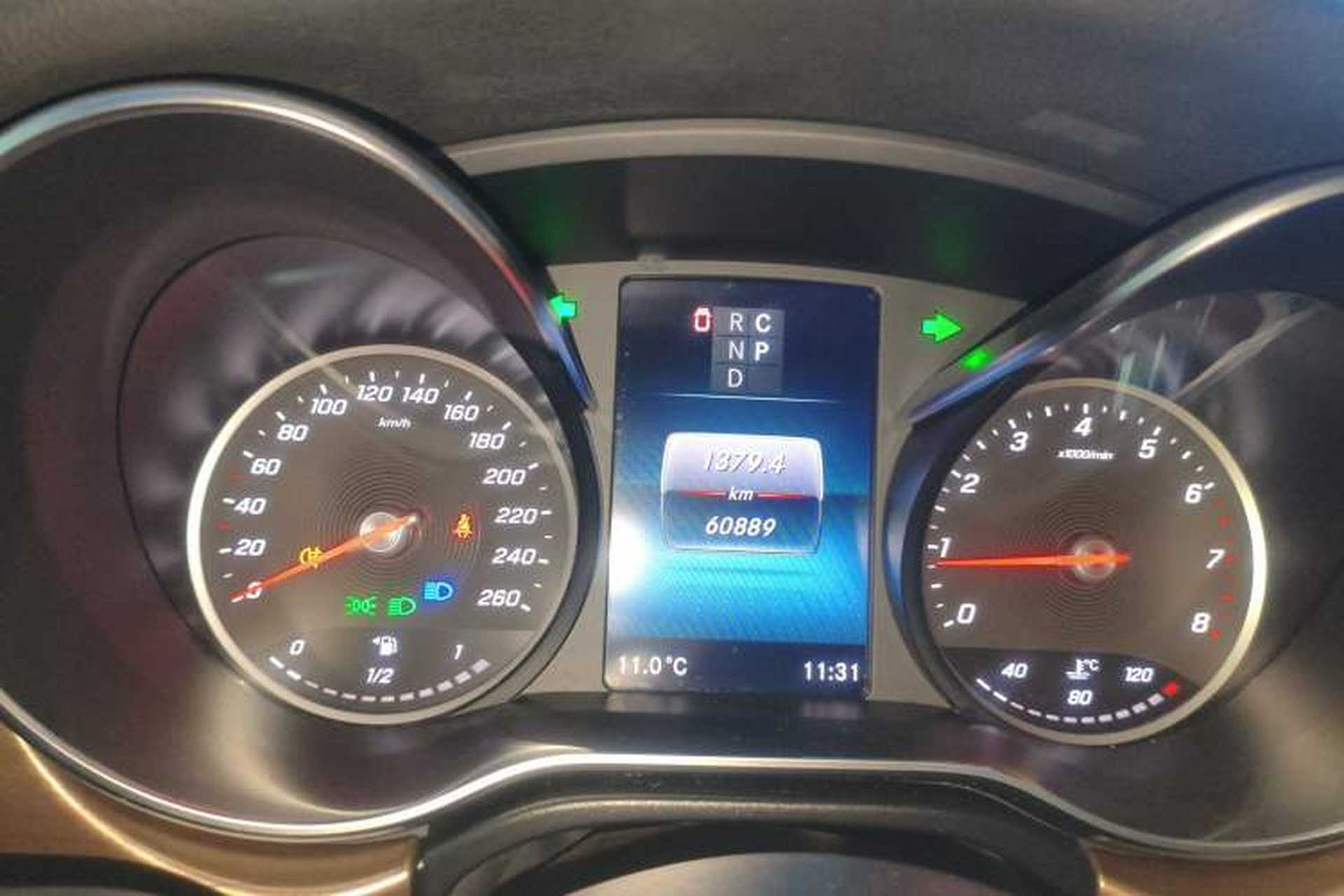 Used Mercedes-Benz V-Class 2020 V 260 Prestige Edition Instrument Cluster