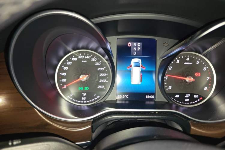 Used Mercedes-Benz V-Class 2020 V 260 Avantgarde Edition Instrument Cluster