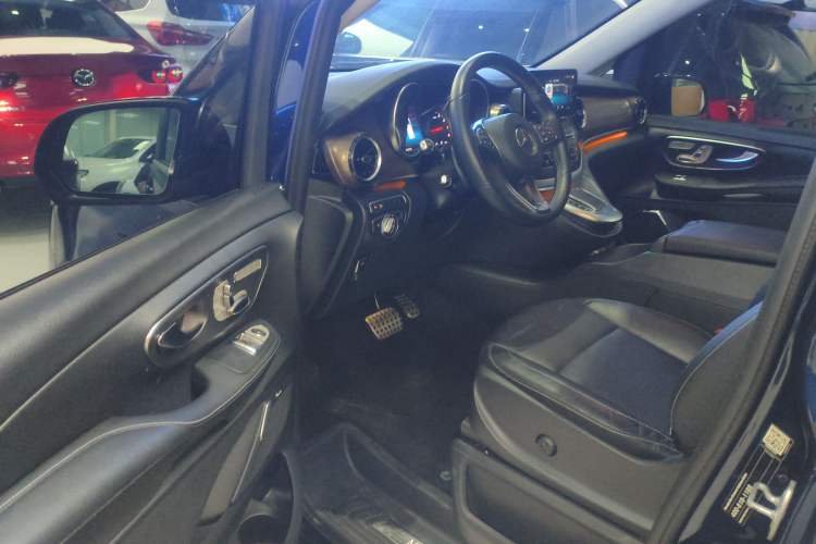 Used Mercedes-Benz V-Class 2020 V 260 Prestige Edition Interior 3