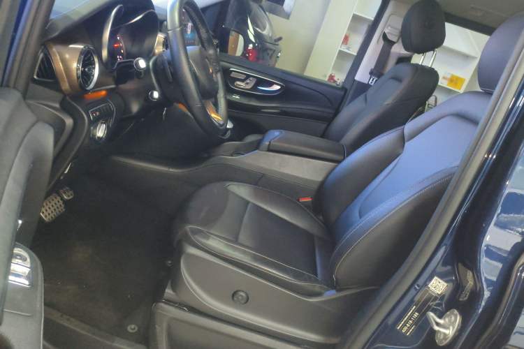 Used Mercedes-Benz V-Class 2020 V 260 Prestige Edition Left Front Seat