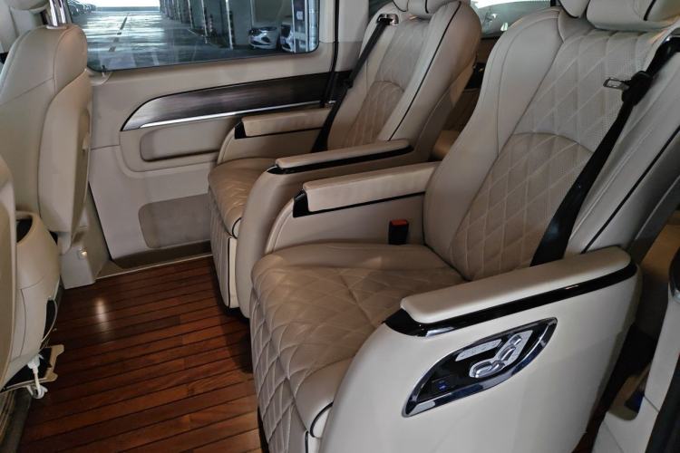 Used Mercedes-Benz V-Class 2020 V 260 Avantgarde Edition Left Rear Seat