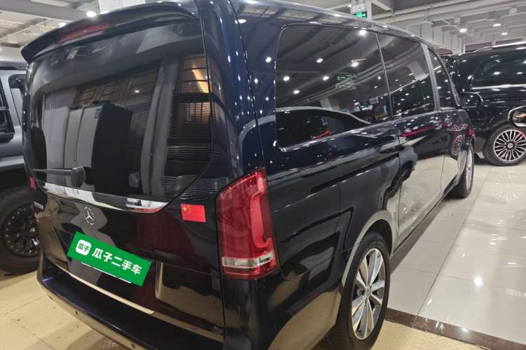 Used Mercedes-Benz V-Class 2020 V 260 Avantgarde Edition Rear Right 45 Deg