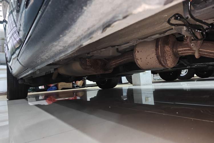 Used Mercedes-Benz V-Class 2020 V 260 Avantgarde Edition Right Side Sill
