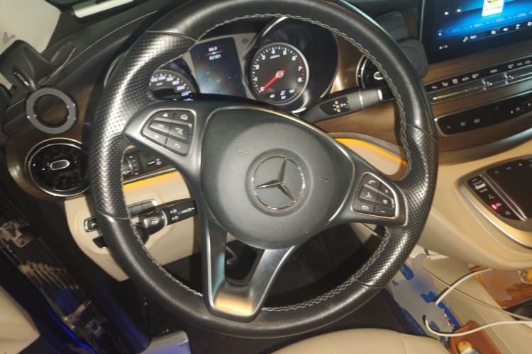 Used Mercedes-Benz V-Class 2020 V 260 L Long-wheelbase Luxury Edition Steering Wheel