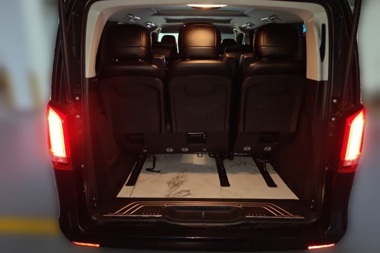 Used Mercedes-Benz V-Class 2020 V 260 Avantgarde Edition Trunk