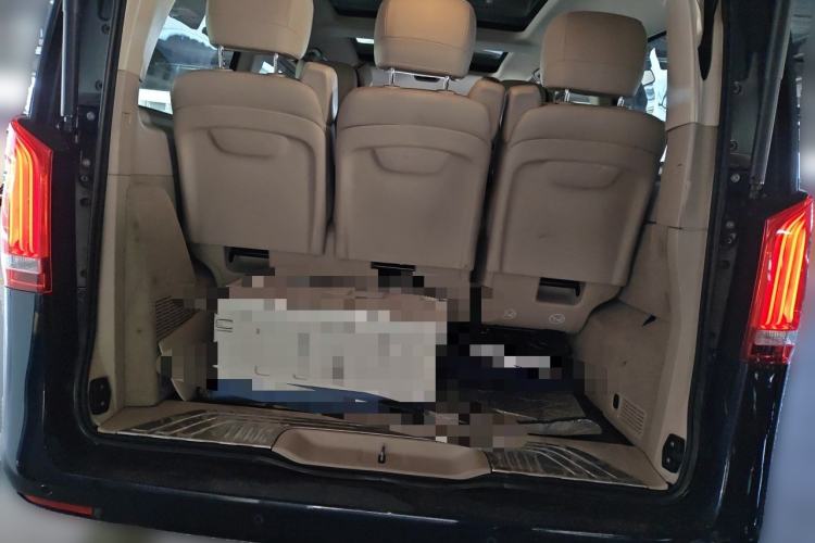 Used Mercedes-Benz V-Class 2020 V 260 Avantgarde Edition Trunk