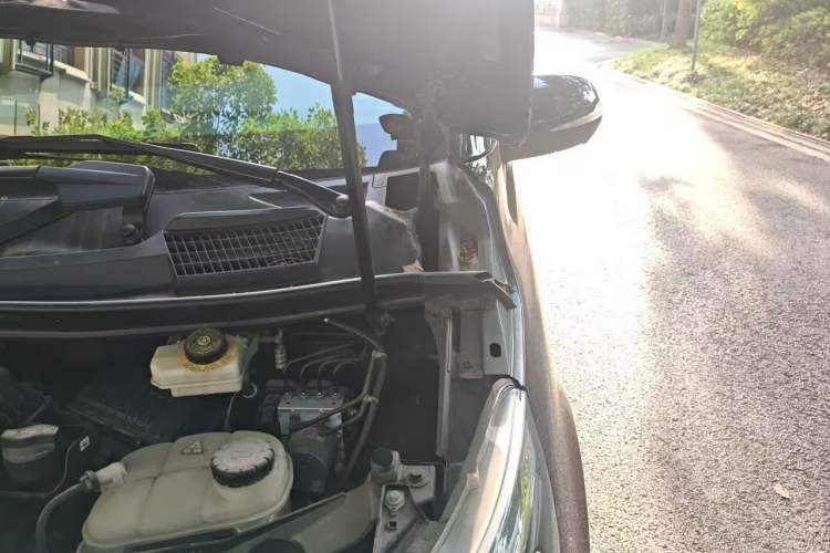 Used Mercedes-Benz V-Class 2020 V 260 Prestige Edition Engine Bay Left