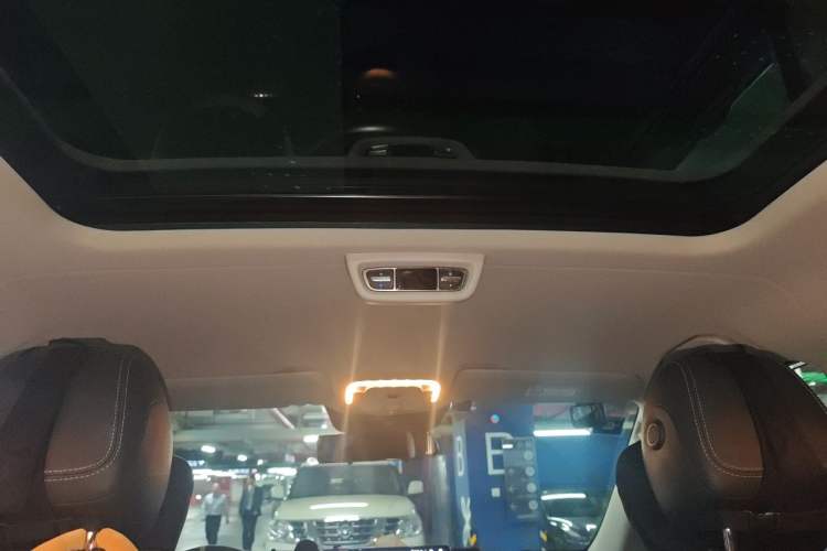 Used Mercedes-Benz V-Class 2020 V 260 Prestige Edition Headliner