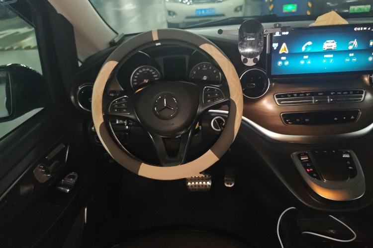 Used Mercedes-Benz V-Class 2020 V 260 Prestige Edition Steering Wheel