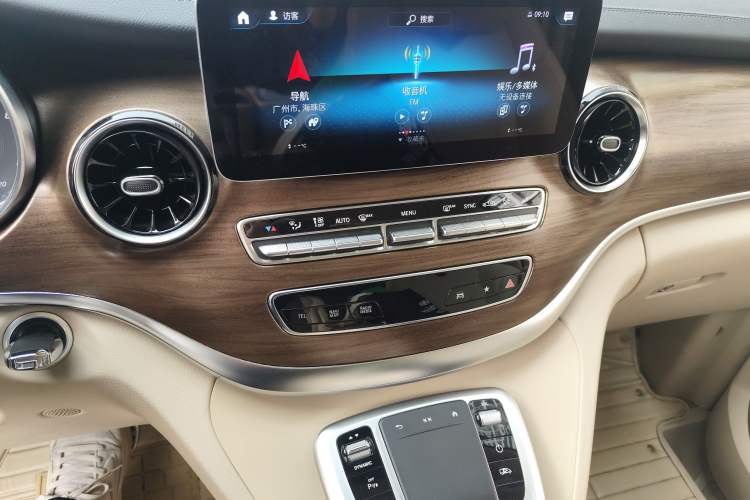 Used Mercedes-Benz V-Class 2020 V 260 L Long-wheelbase Luxury Edition Audio And AC Panel