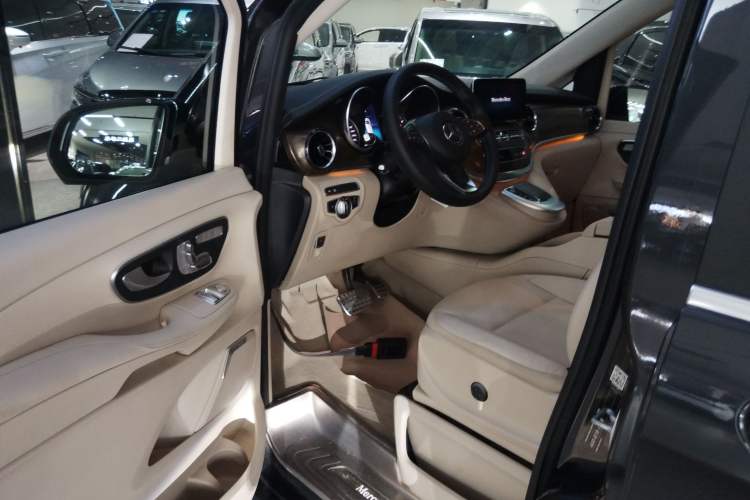 Used Mercedes-Benz V-Class 2020 V 260 L Long-wheelbase Luxury Edition Driver Seat