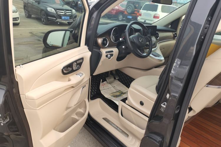 Used Mercedes-Benz V-Class 2020 V 260 Prestige Edition Driver Seat