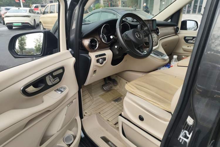 Used Mercedes-Benz V-Class 2020 V 260 L Long-wheelbase Luxury Edition Driver Seat