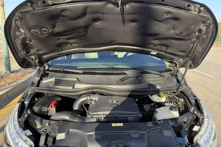 Used Mercedes-Benz V-Class 2020 V 260 Prestige Edition Engine Bay