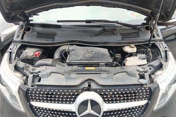 Used Mercedes-Benz V-Class 2020 V 260 Avantgarde Edition Engine Bay
