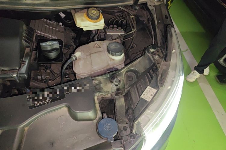 Used Mercedes-Benz V-Class 2020 V 260 L Long-wheelbase Luxury Edition Engine Bay Left