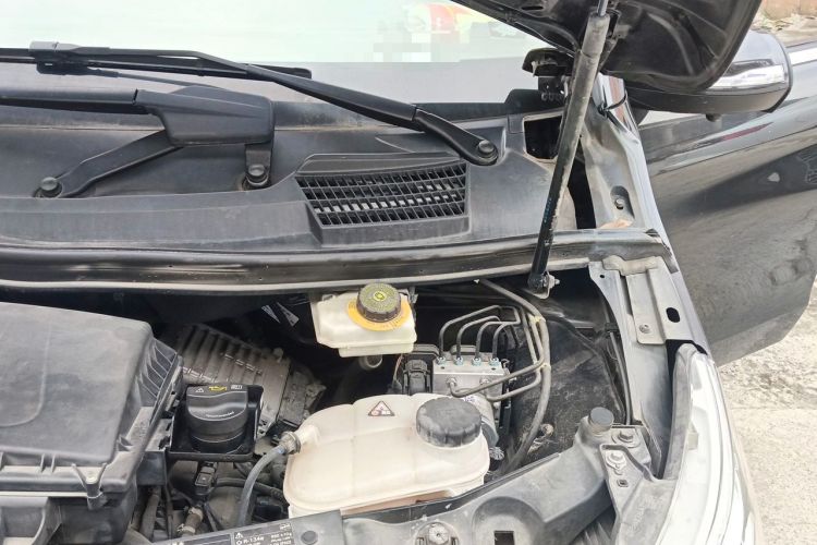 Used Mercedes-Benz V-Class 2020 V 260 Avantgarde Edition Engine Bay Left