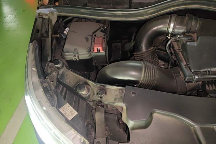 Used Mercedes-Benz V-Class 2020 V 260 L Long-wheelbase Luxury Edition Engine Bay Right