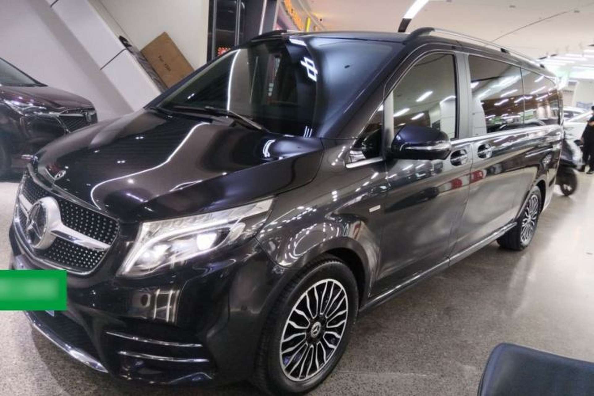 Used Mercedes-Benz V-Class 2020 V 260 L Long-wheelbase Luxury Edition Front Left 45 Deg