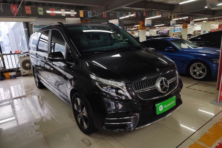 Used Mercedes-Benz V-Class 2020 V 260 L Long-wheelbase Luxury Edition Front Right 45 Deg