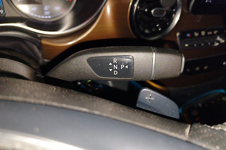 Used Mercedes-Benz V-Class 2020 V 260 L Long-wheelbase Luxury Edition Gear Lever