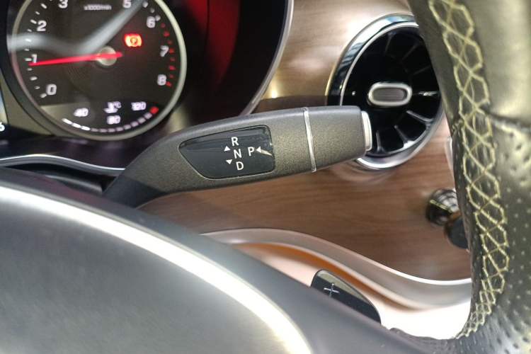 Used Mercedes-Benz V-Class 2020 V 260 Prestige Edition Gear Lever