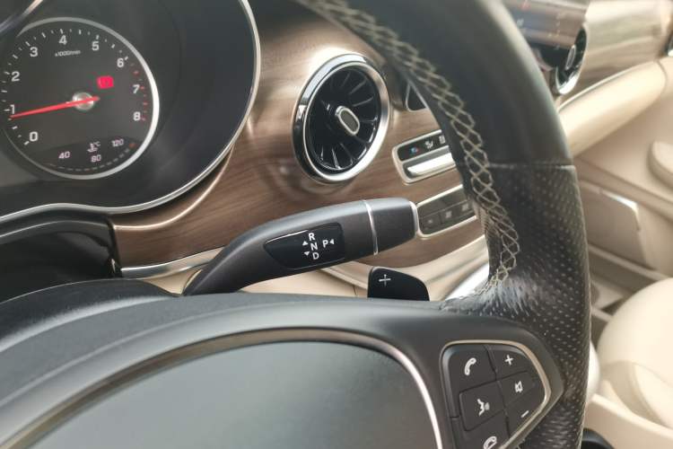 Used Mercedes-Benz V-Class 2020 V 260 Prestige Edition Gear Lever
