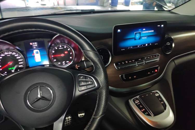 Used Mercedes-Benz V-Class 2020 V 260 L Long-wheelbase Luxury Edition Gear Lever