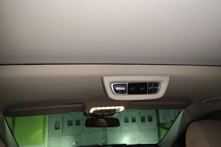 Used Mercedes-Benz V-Class 2020 V 260 L Long-wheelbase Luxury Edition Headliner