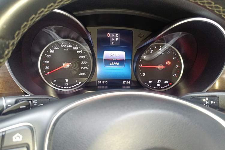 Used Mercedes-Benz V-Class 2020 V 260 Prestige Edition Instrument Cluster