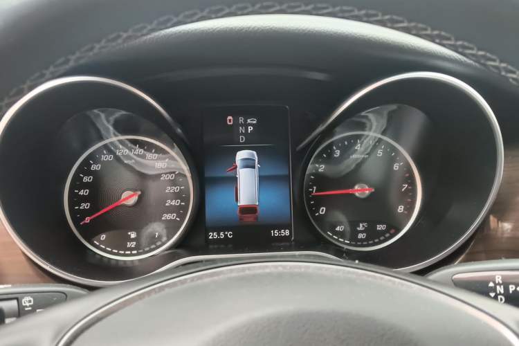 Used Mercedes-Benz V-Class 2020 V 260 Avantgarde Edition Instrument Cluster