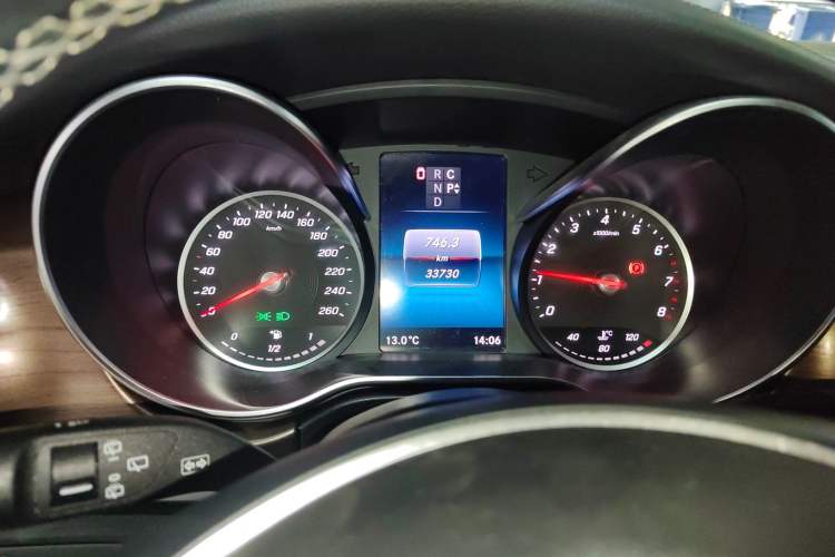 Used Mercedes-Benz V-Class 2020 V 260 L Long-wheelbase Luxury Edition Instrument Cluster