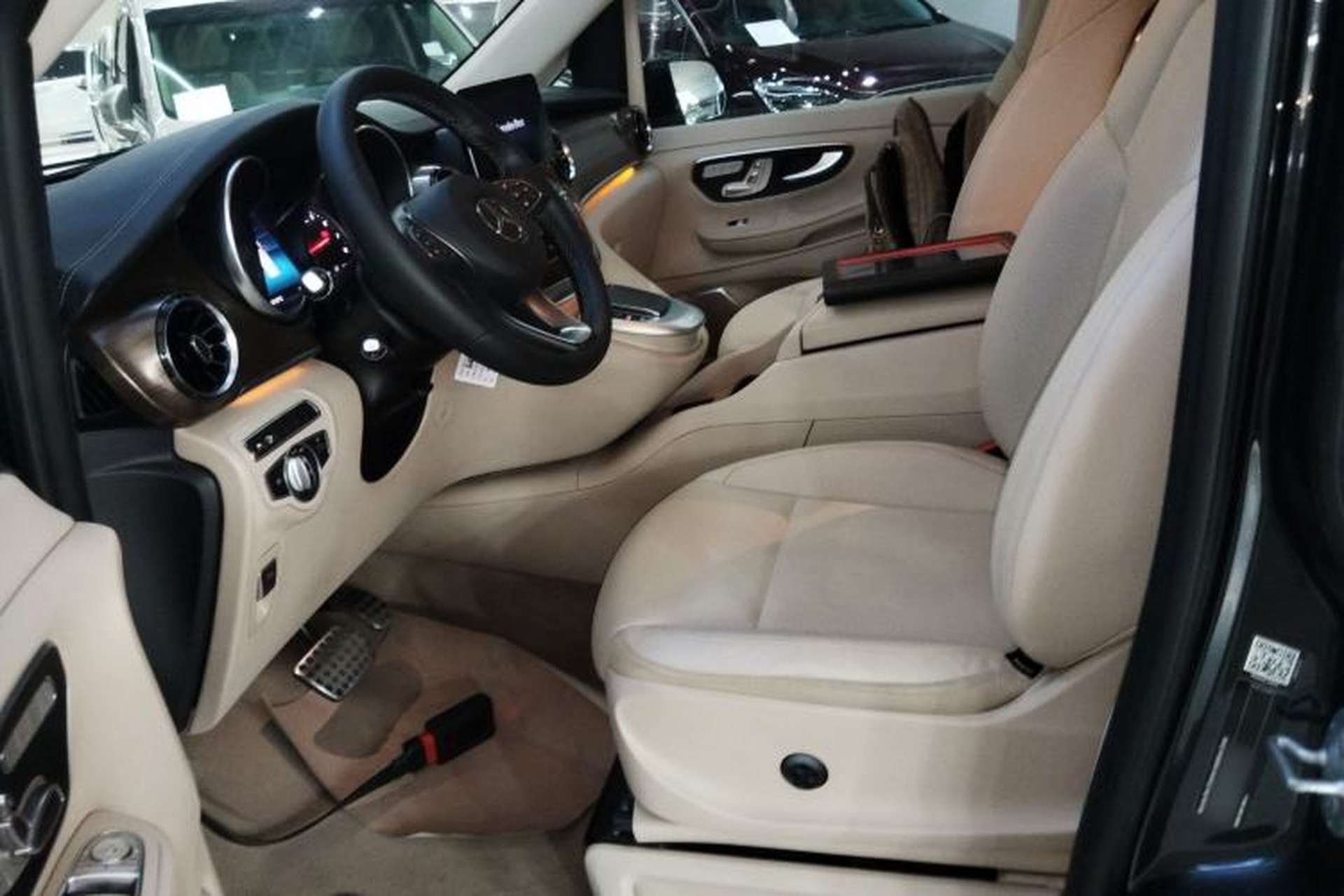 Used Mercedes-Benz V-Class 2020 V 260 L Long-wheelbase Luxury Edition Left Front Seat
