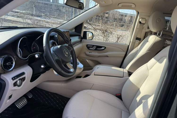 Used Mercedes-Benz V-Class 2020 V 260 Prestige Edition Left Front Seat